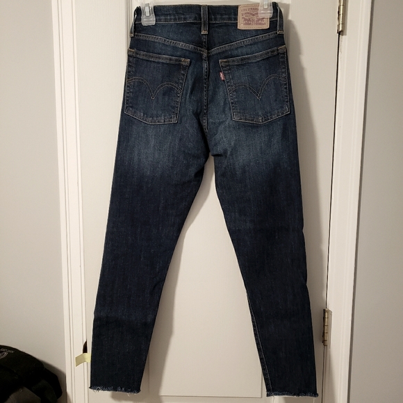 Levi's Jeans - Picture 2 of 2